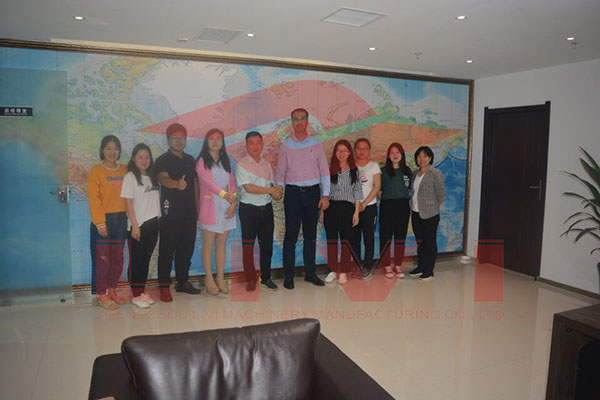 Tajikistan-customer-explorts-livi-poultry-equipment-factory-in-China